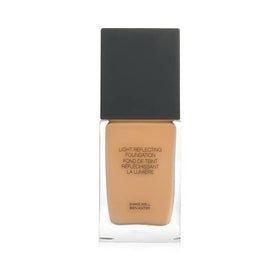 NARS Light Reflecting Foundation Barcelona close-up highlights subtle skin texture blur.