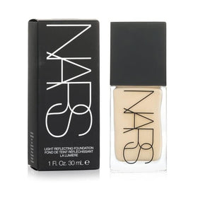 NARS Light Reflecting Foundation L3 Gobi swatches show even tone for yellow undertones.