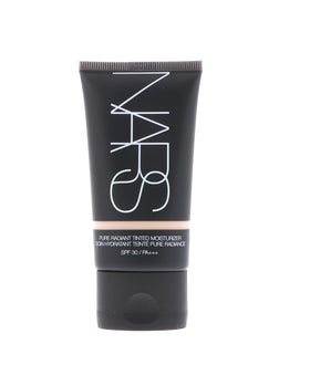 NARS Pure Radiant Tinted Moisturizer Alaska final look with radiant finish