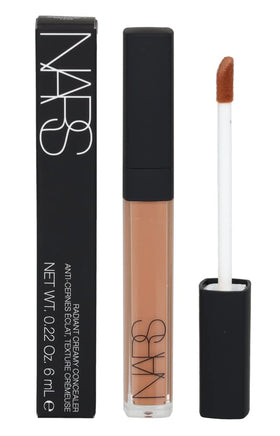 NARS Radiant Creamy Concealer Amande under-eye use for even tone