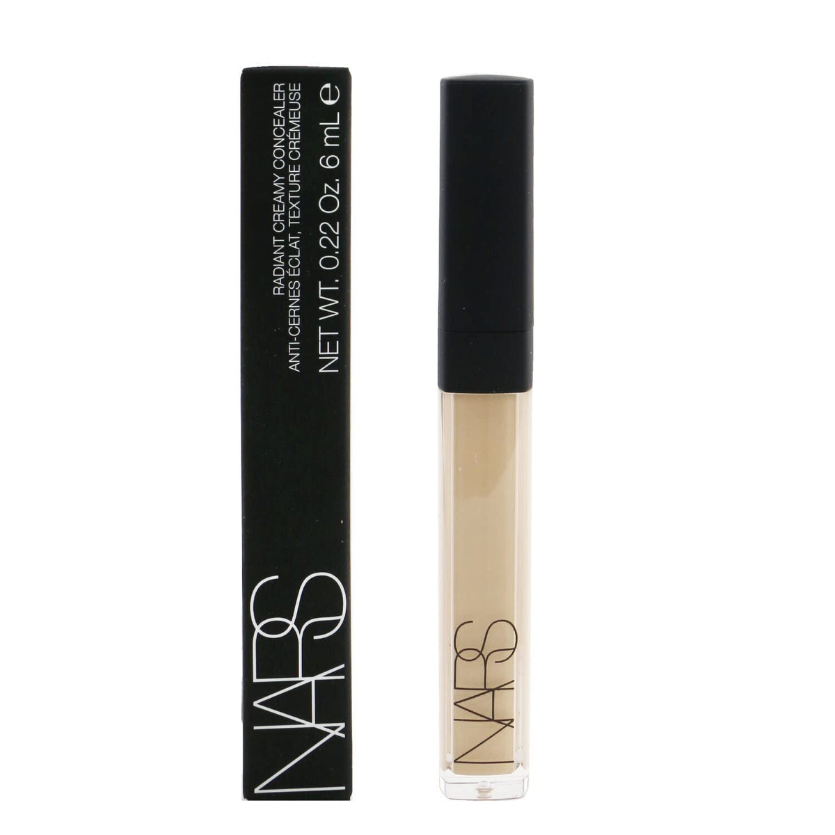 Application swirl demonstrates blendable coverage for a natural, luminous finish.