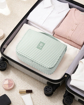 Narwey back pocket provides quick access for frequently used items.