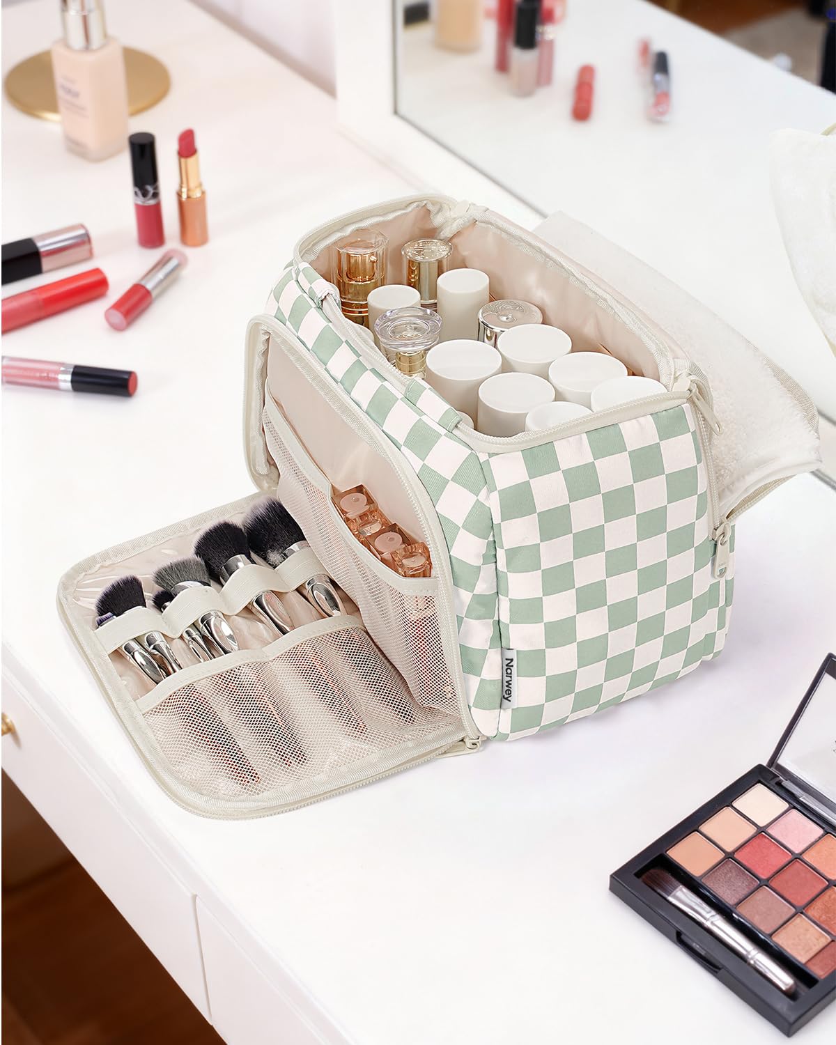 Narwey large-capacity bag fits cleanser, moisturizer, makeup, and more