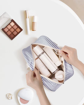 Narwey greyish-blue stripe bag makes a stylish travel gift.