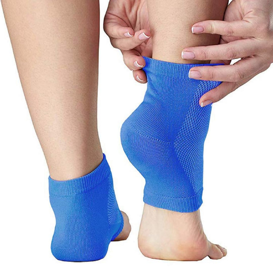 NatraCure Vented Moisturizing Gel Heel Sleeves pack-front view supports day wear.