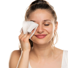 Natural Essentials Peepers Plus individually wrapped sachets for on-the-go freshness.