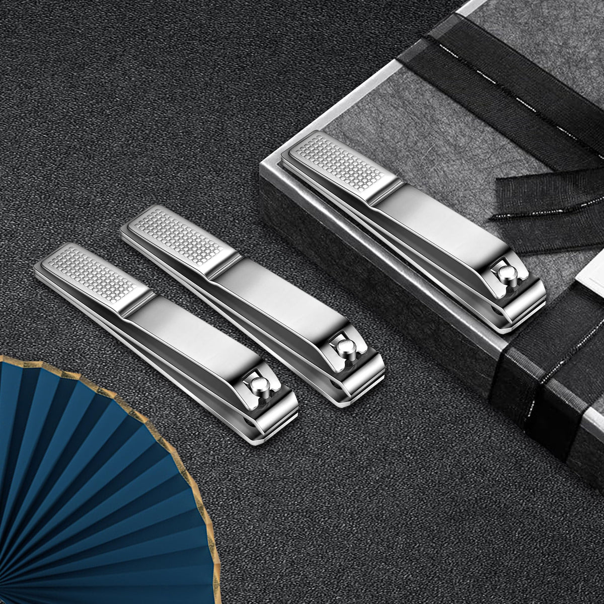Natzerat anti-skid handle with straight edge for precise nail cuts