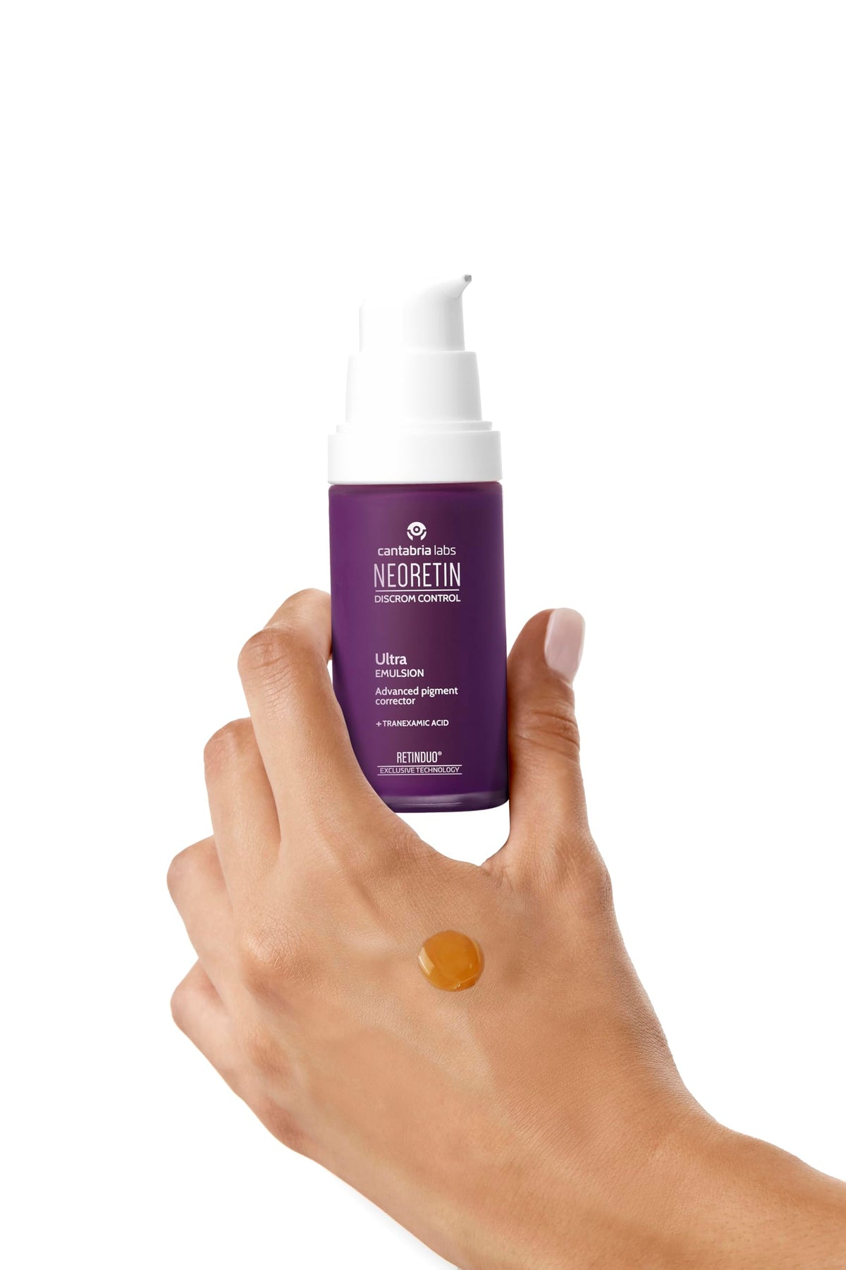 NEORETIN Ultra Emulsion provides sun protection as part of daily skin care.