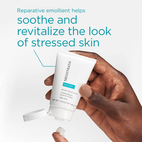 Texture swatch of NEOSTRATA Bionic Face Cream provides smooth, fragrance-free application.