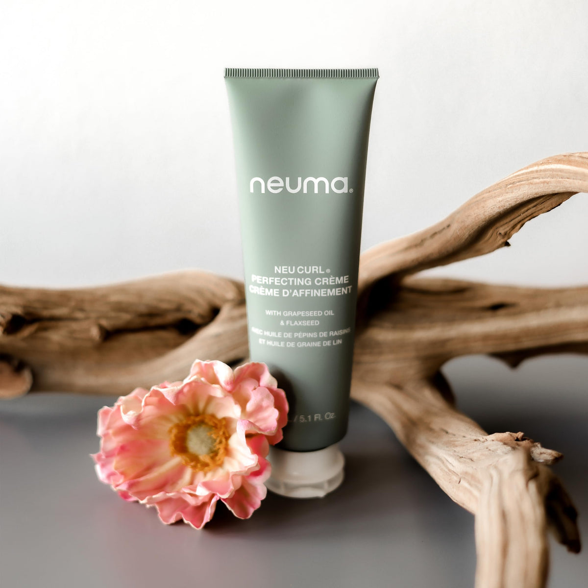 Vegan, cruelty-free NEUMA Neu Curl Perfecting Creme free of dyes.