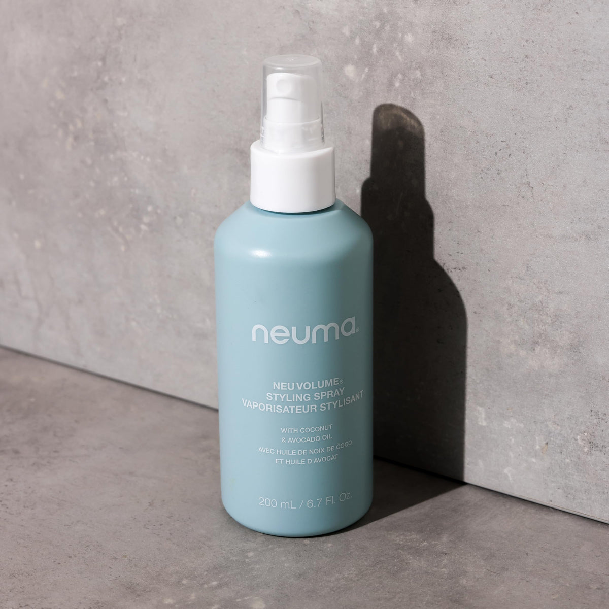 NEUMA Neu Volume use: section-by-section curling for long-lasting style.