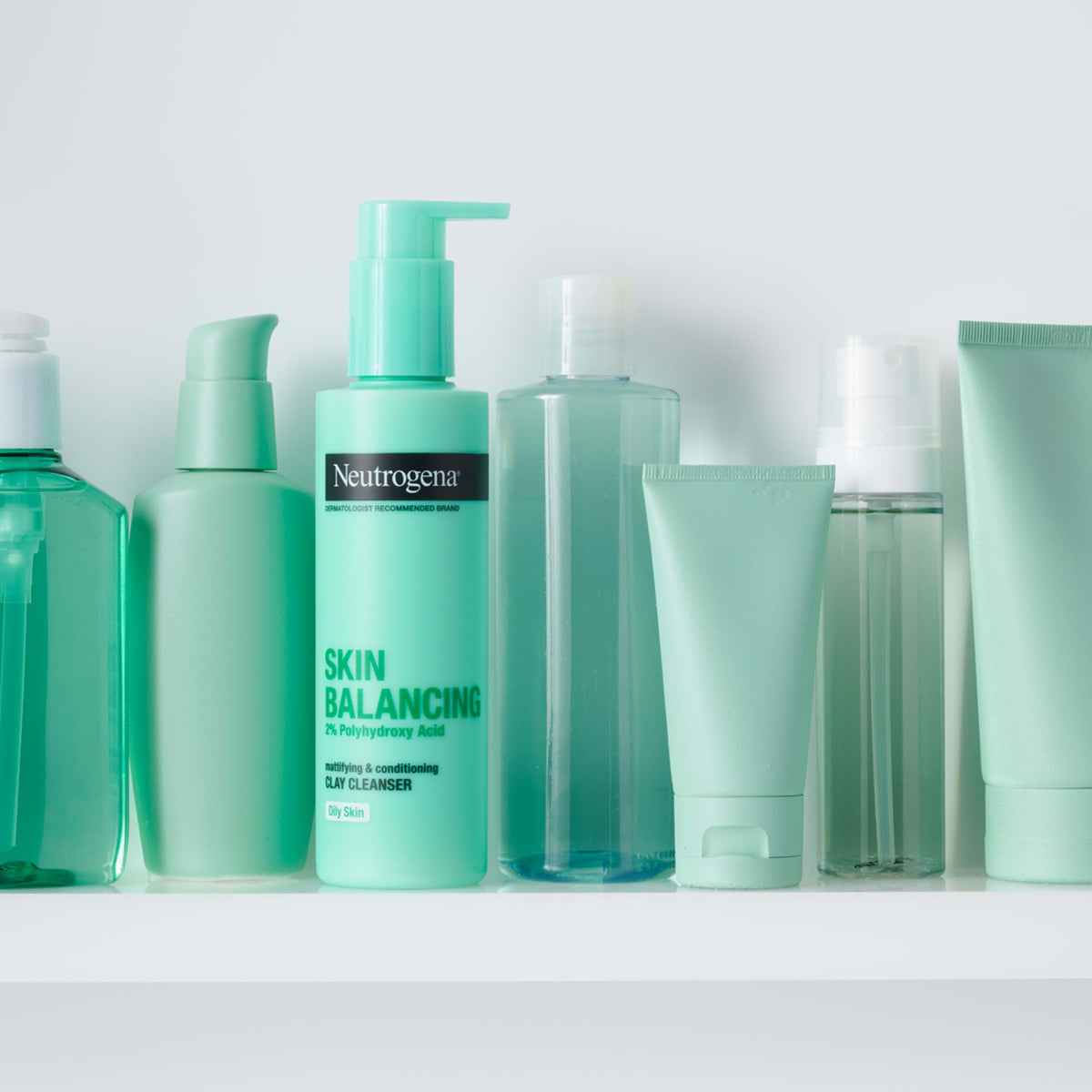 Neutrogena cleanser foam close-up showing gentle lather