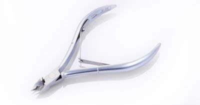 Nghia Cuticle Nipper C-07 close-up blade detail for clean cuts