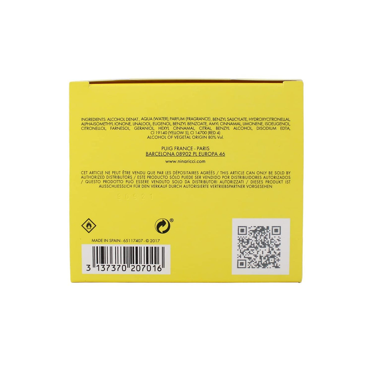 Nina Ricci L’Air du Temps ornate bottle neck detail evokes timeless elegance.