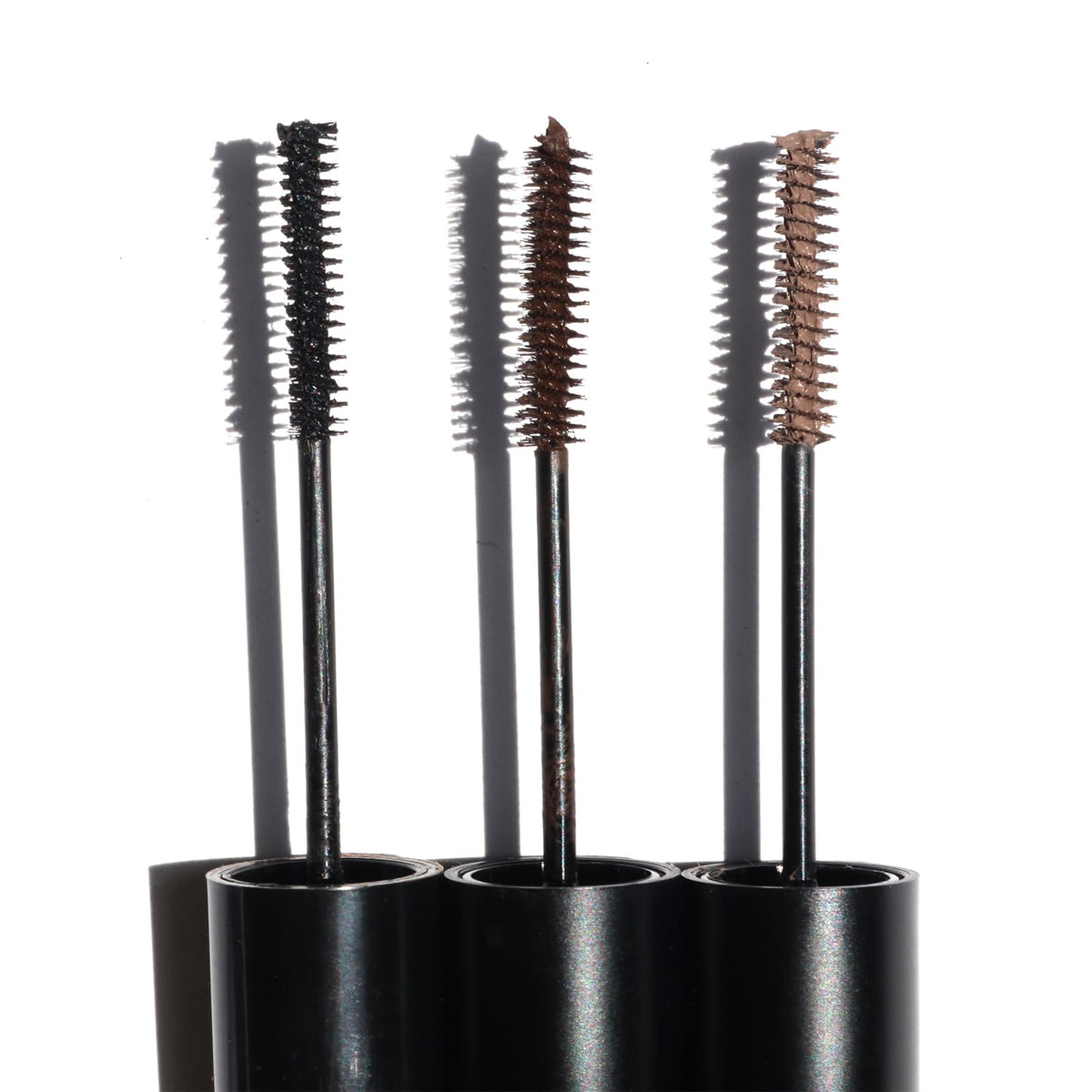 NINETEEN NINETY NINE lash tint mascara slim wand close-up for precise root-to-tip application
