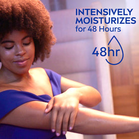 NIVEA Shea Nourish hand application during on-the-go use