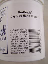 No Crack Unscented Day Use Cream application swatch demonstrates non-greasy, fast-absorbing hydration.