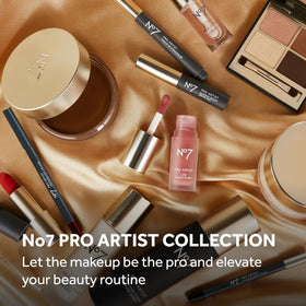 No7 Pro Artist compact packaging highlights premium No7 branding.