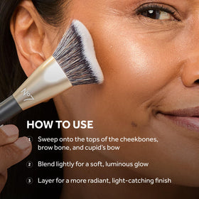 No7 Radiant Glow Powder enhances cheekbones and brow bones with natural glow.
