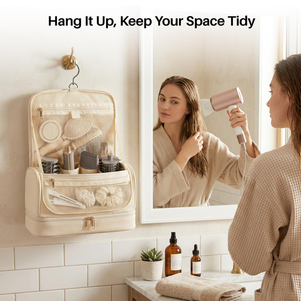Noldena 360-degree hanging hook offers easy access in cramped spaces