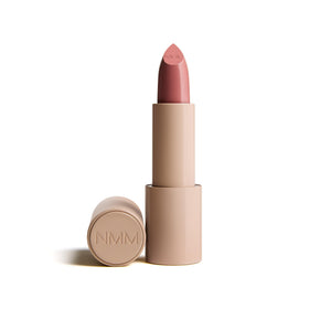 No Makeup Makeup Crème Classic Lipstick Pink 02 close-up with satin finish and subtle color.