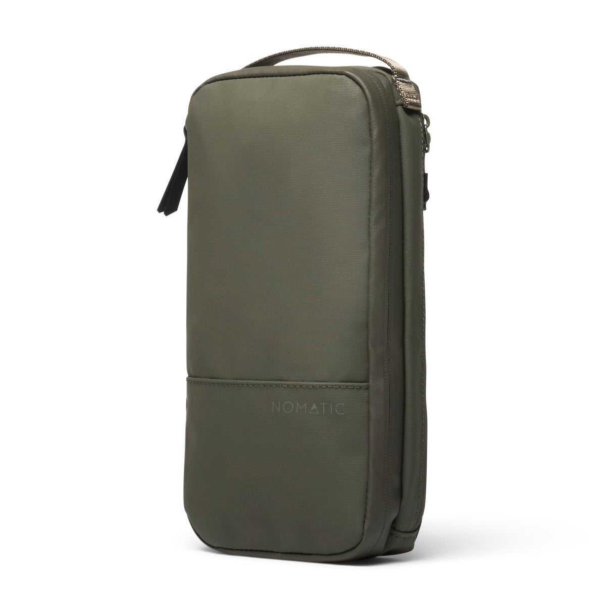 NOMATIC bag shows water-resistant materials shielding contents in wet conditions
