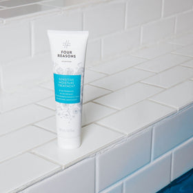 No nothing hypoallergenic certification closeup emphasizes allergy-friendly formula.