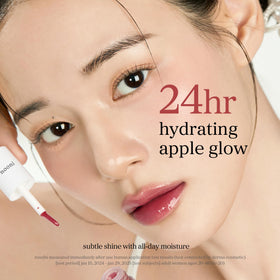NOONI Applemulberry lip oil hydrates lips with lightweight formula.