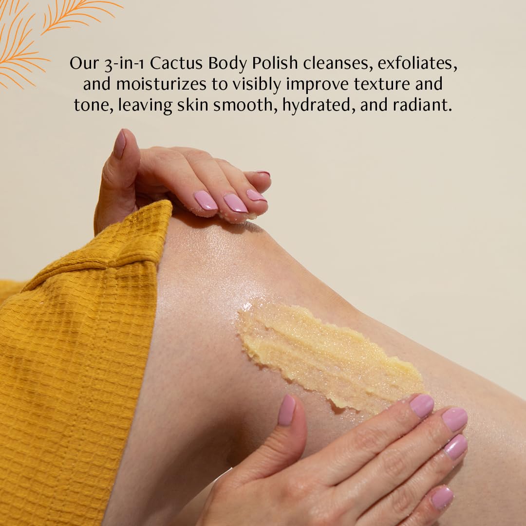 Applying Nopalera Mandarina Exfoliant on skin during a shower
