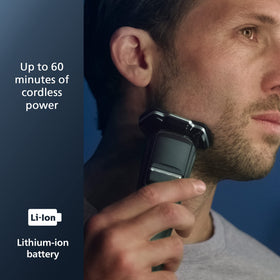 Norelco Shaver 7600 Travel Case keeps it protected on trips.