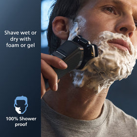 Norelco Shaver 7600 USB-A charging for quick power boosts.