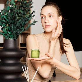 Norme glass jar ideal for cosmetics and spices in a compact form