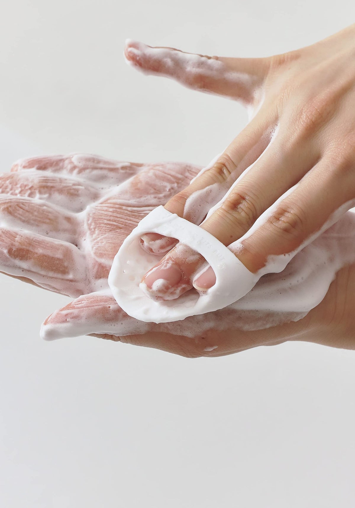 Nothing Fits But peptide-oil complex detail highlights hydrating boosters