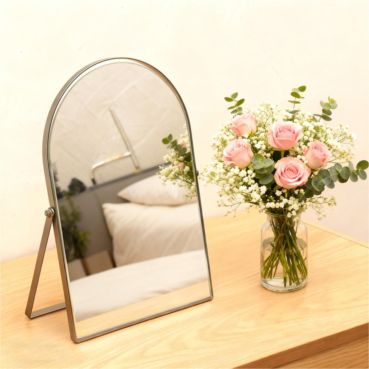 Numjeg tempered glass surface provides clear reflections daily