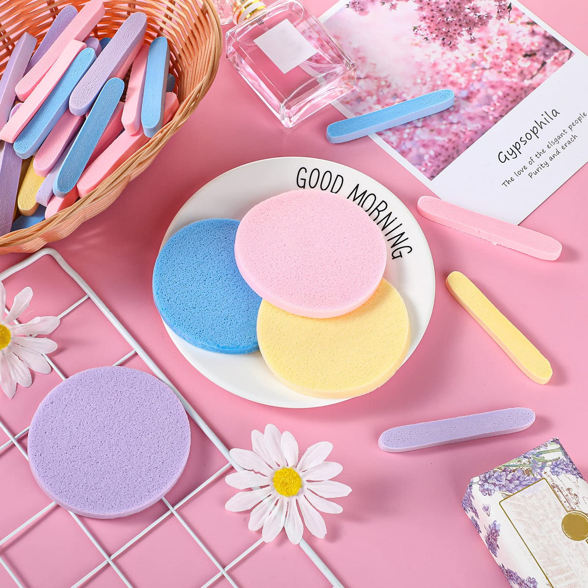 Nuogo sponge expands to round shape when wet for even cleansing