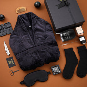 Nuogo men's bracelet adds a refined touch to outfits.