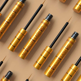 Nutra Luxe Md lash serum brush for precise, even lash application.