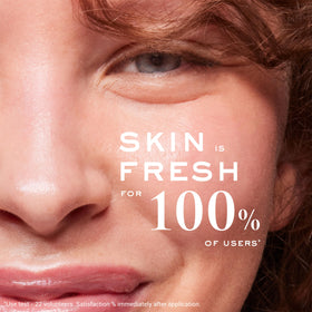 NUXE Very Rose toner spray action from 15 cm for easy application.