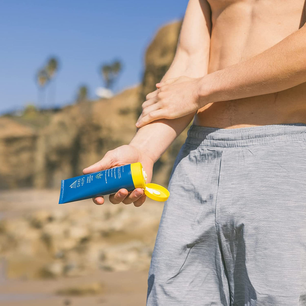 Oars + Alps Aloe Leaf Juice highlights nourishing ingredient for skin comfort.