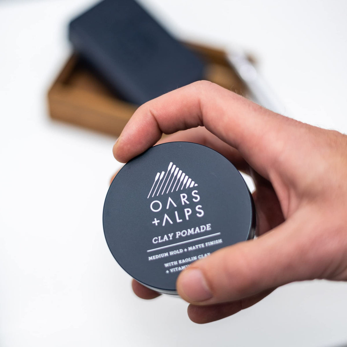 Oars + Alps packaging and instructions layout illustrating easy use.