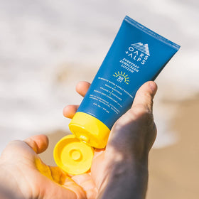 Oars + Alps Vitamin E provides moisturization and skin support.