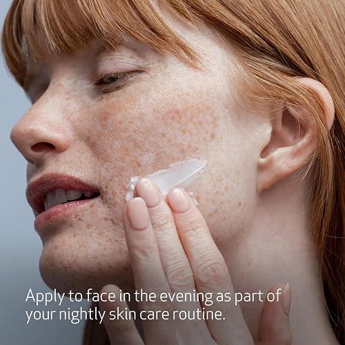 Obagi Hydrate Luxe night-time application supports calm, hydrated skin.