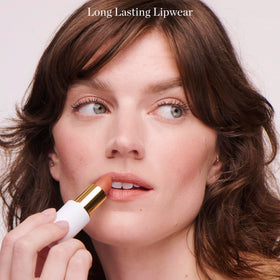 Ingredients highlight: vanilla extract, elderberry, micro hyaluronic acid in lipstick