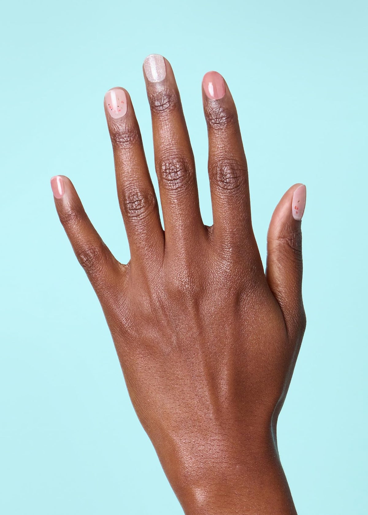 ohora n rose diamond wraps close up highlight color range and fit across nails.