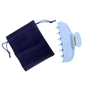 OideGuiing 4-inch claw clip securely grips fine to thick hair.