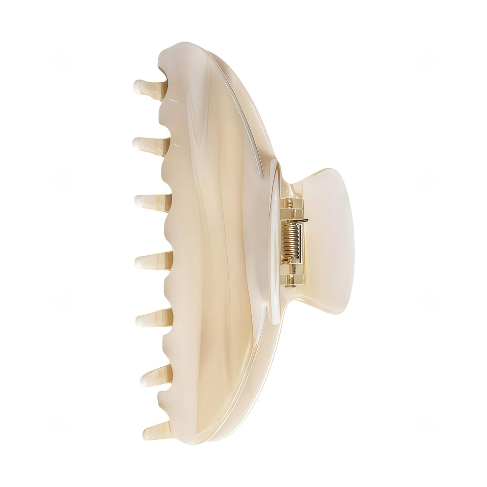 OideGuiing Creme Claw Clip close-up with Italian acetate and non-slip grip for secure hold