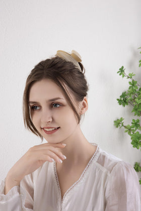 OideGuiing Creme shade adds color while keeping hair in place