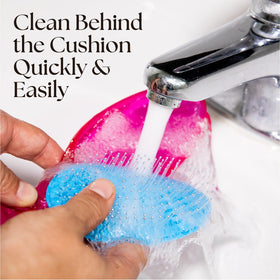 Black finish Olivia Garden Aurora Detangler Brush for a sleek home tool.
