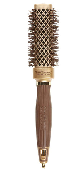 Olivia Garden NT-S30 square brush close-up showing ceramic barrel for precise straightening.