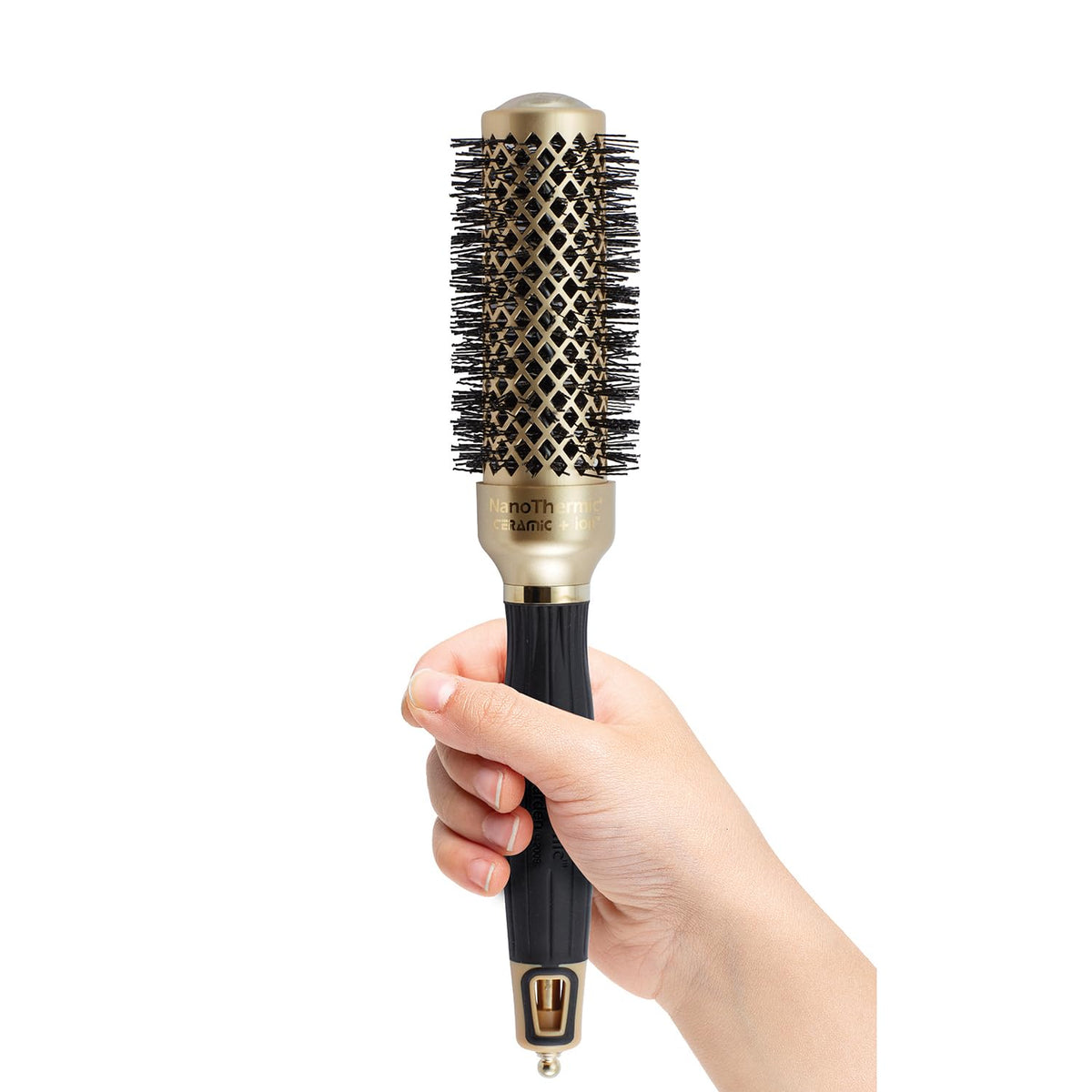 Olivia Garden NanoThermic turbo vents maximize airflow for faster blowouts.
